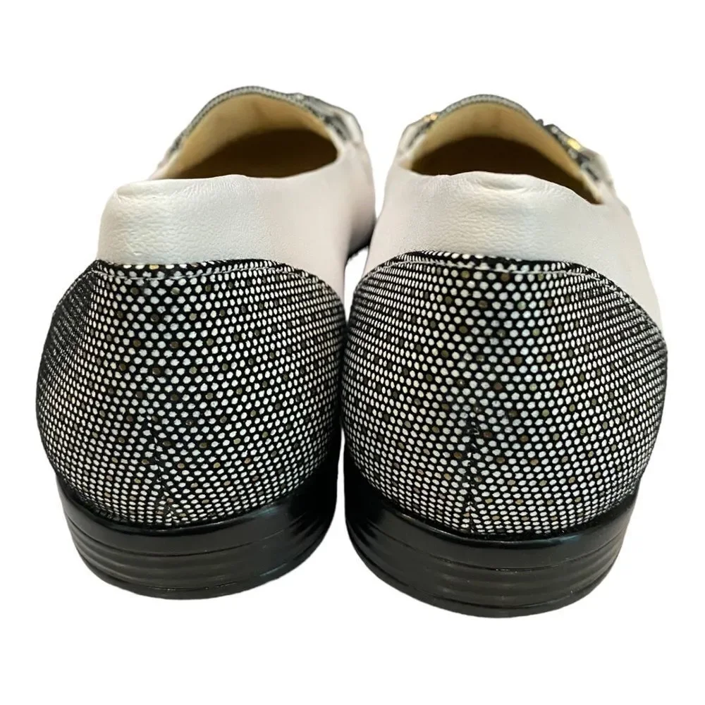 NEW Trotters Women's Anastasia White Foil Dots Leather Loafers Flats 6 6N